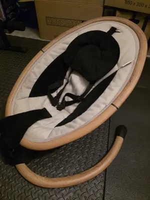 Qute Elektronische Baby-Wip - Automatisch Schommelen Van Zij Naar Zij, Bedieningspaneel, Gebruikt 6 Maanden 2