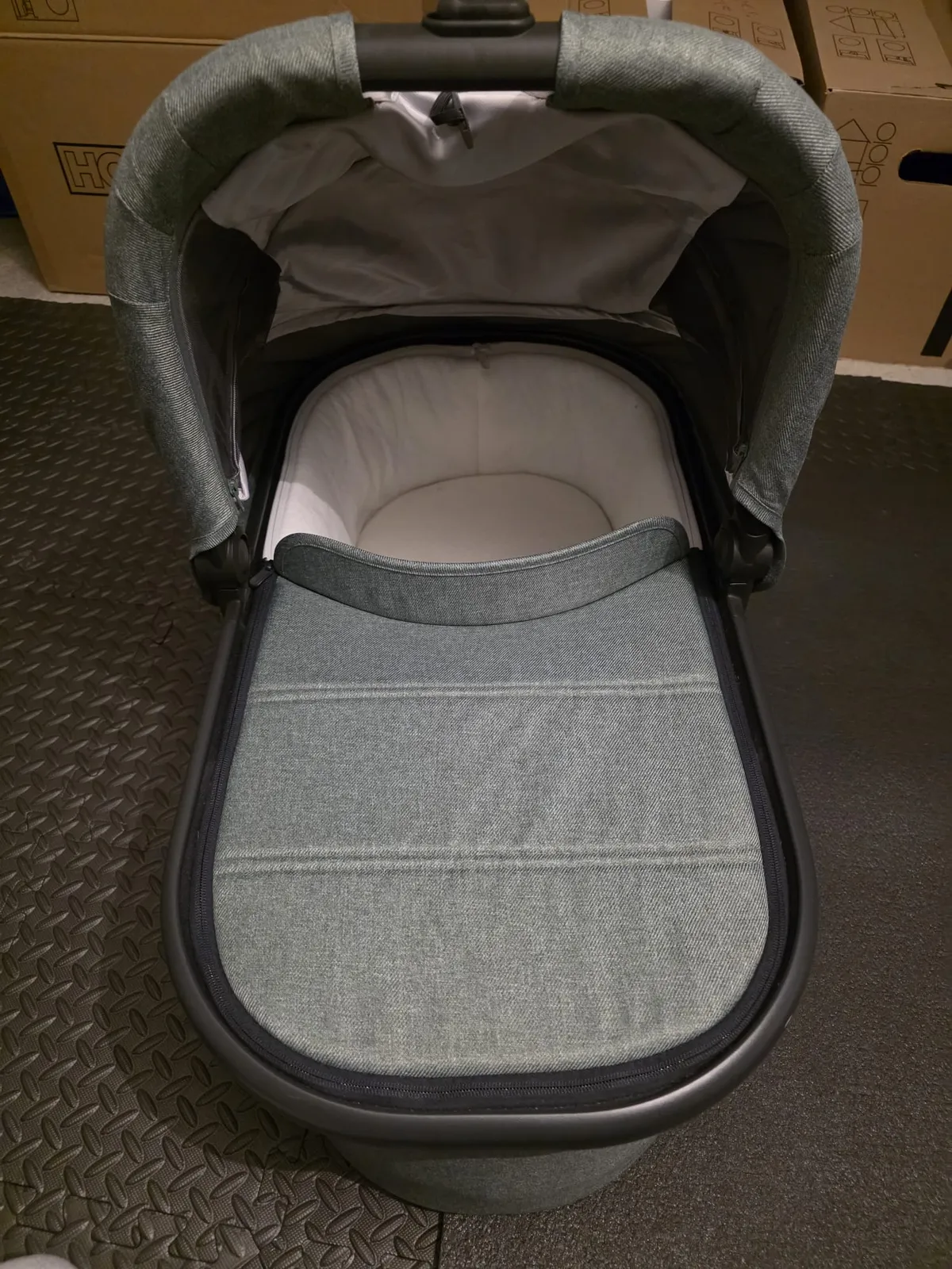 UPPAbaby VISTA V2 Bassinet Groen - Comfortabele reiswieg voor pasgeborenen, geventileerde matras