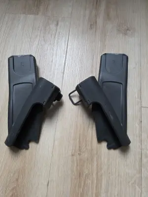 UPPAbaby VISTA autostoel-adapters onderaan met clip - compatibel reissysteem, gebruikt ~1 jaar 4