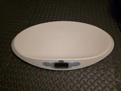 Chicco Digitale Babyweegschaal - Nauwkeurig van pasgeborene tot 20 kg, LCD-display, stabilisator, zeer goede staat 1