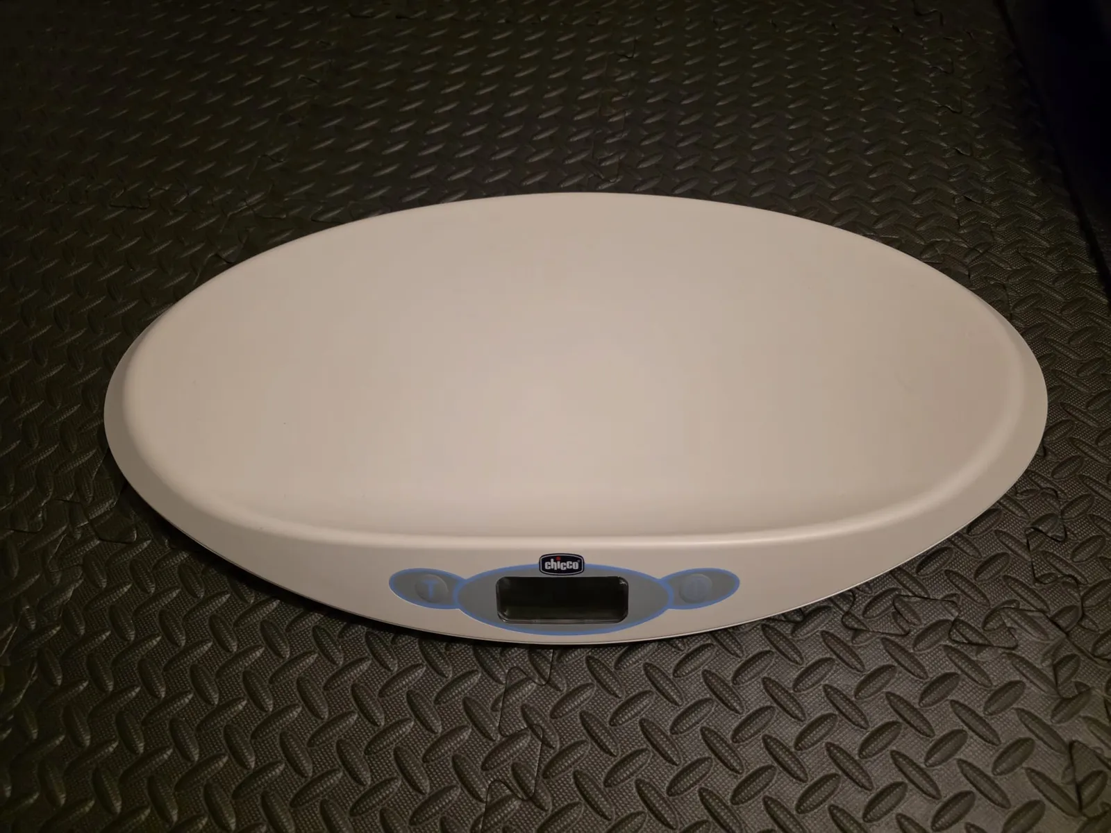 Chicco Digitale Babyweegschaal - Nauwkeurig van pasgeborene tot 20 kg, LCD-display, stabilisator, zeer goede staat