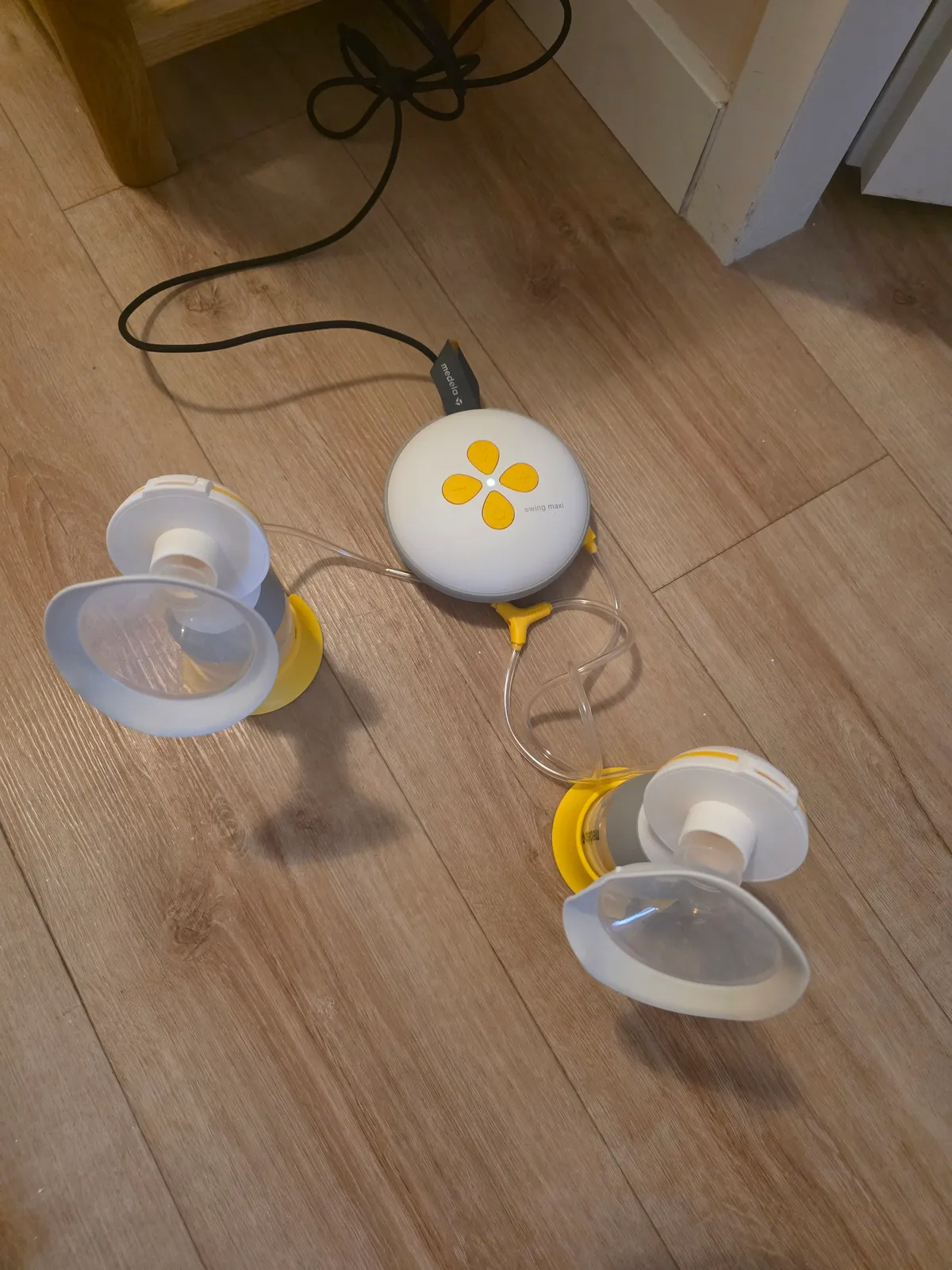 Medela Swing Maxi dubbele elektrische borstkolf – licht gebruikt, oplaadbaar via USB