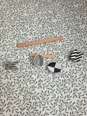 Babyhangspeelset (0-6 maanden) – Contrastrijke houten mobiel & zachte pluche hanger 2