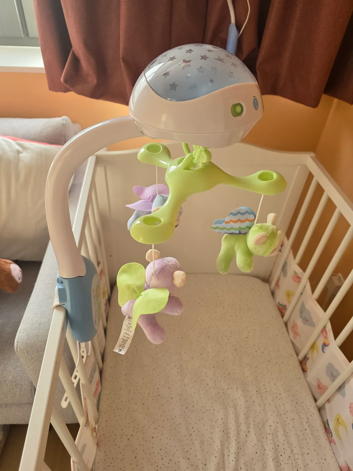 Fisher-Price mobiel voor wieg met sterrenprojector – muziek, lichtjes en zachte dieren