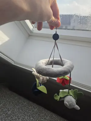 Babyhangspeelset (0-6 maanden) – Contrastrijke houten mobiel & zachte pluche hanger 3