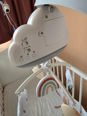 Fisher-Price mobiel voor wieg met wolken en regenboog – muziek en rotatie 4