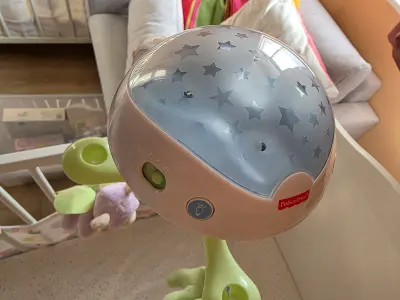 Fisher-Price mobiel voor wieg met sterrenprojector – muziek, lichtjes en zachte dieren 4