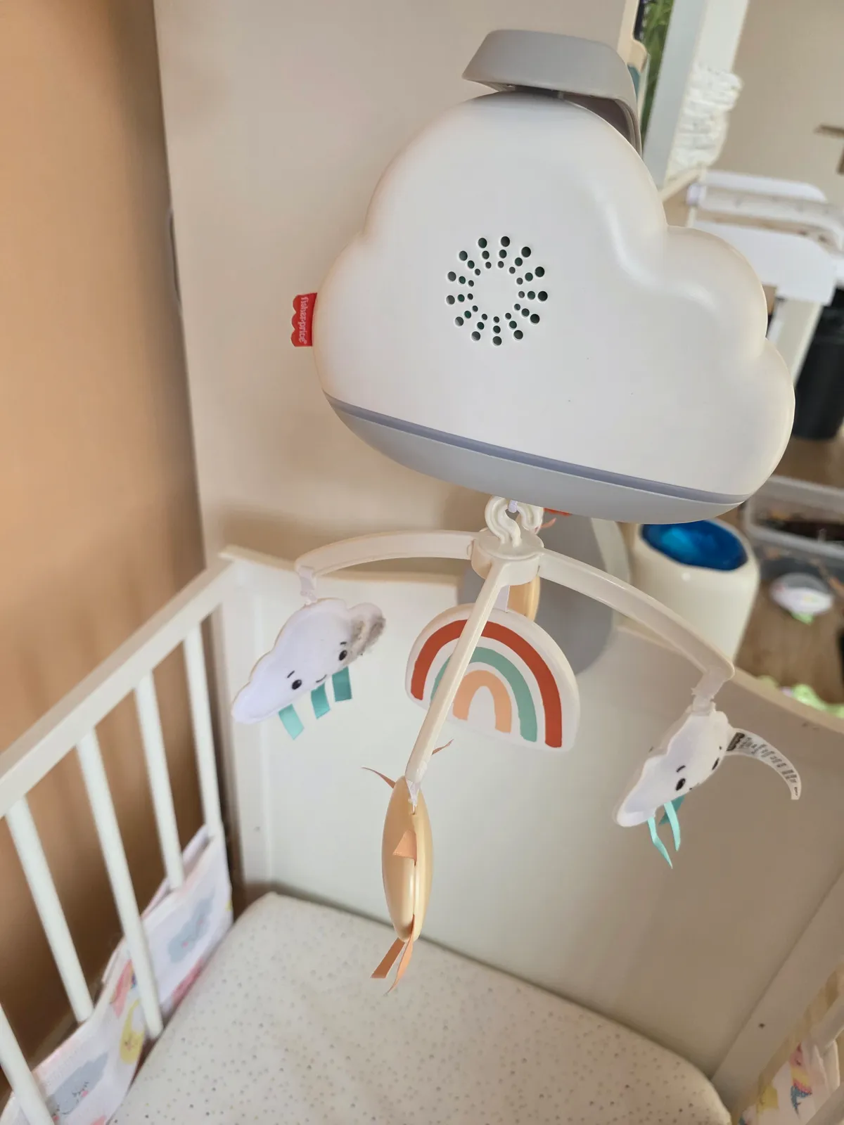 Fisher-Price mobiel voor wieg met wolken en regenboog – muziek en rotatie