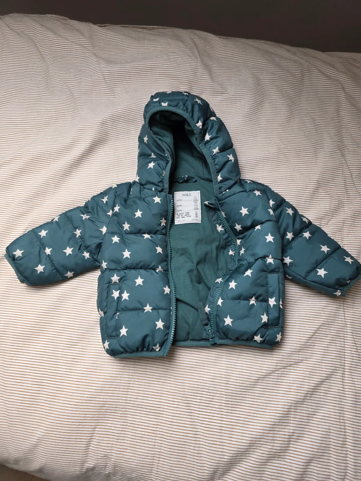 M&S Baby Puffer Jacket 6–9 maanden Teal Star Print Hooded – Nooit gebruikt