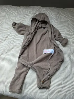 Name It Baby Fleece Overall 2–6 maanden (62/68) Taupe met capuchon – Nooit gebruikt 3