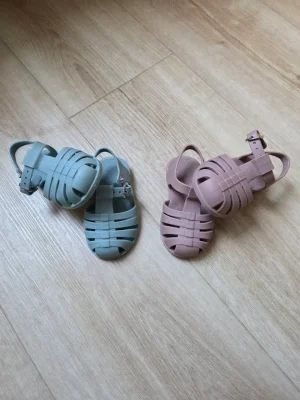 2x Liewood babysandalen maat 20 (groen + roze) jelly shoes – nooit gedragen 4