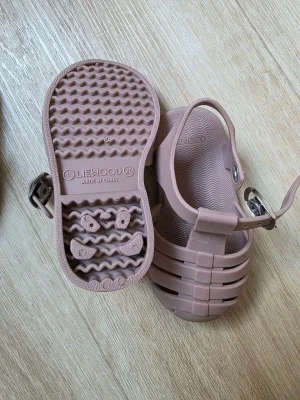 2x Liewood babysandalen maat 20 (groen + roze) jelly shoes – nooit gedragen 2