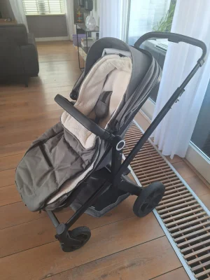 Koelstra Next kinderwagen 2
