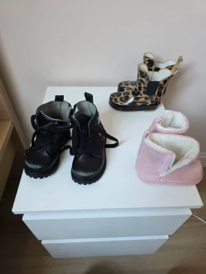 Set babyschoenen (maat 20–21,5) – Set met Vans en laarsjes (4 paar) 3