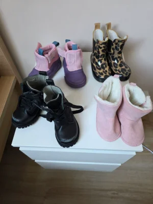 Set babyschoenen (maat 20–21,5) – Set met Vans en laarsjes (4 paar) 1