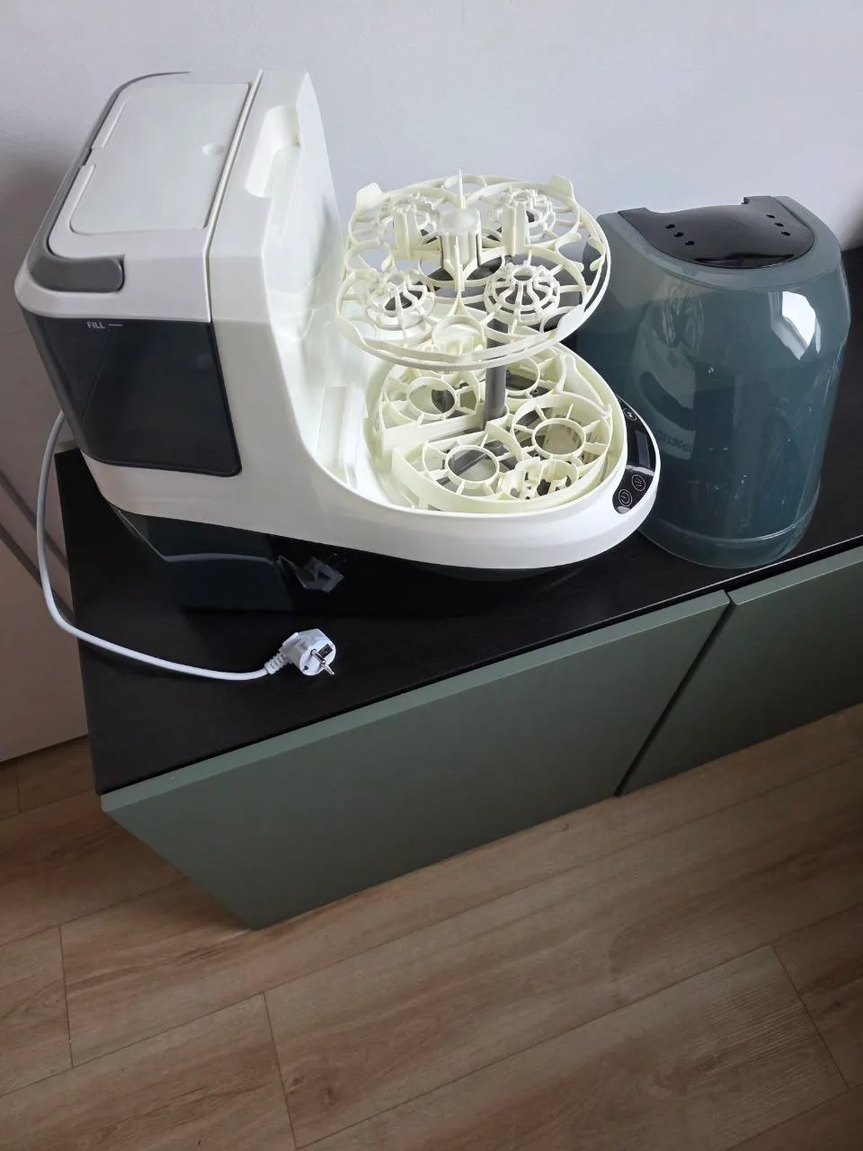 Baby Brezza Bottle Washer Pro – Good Condition + ~100 Detergent Tablets Included