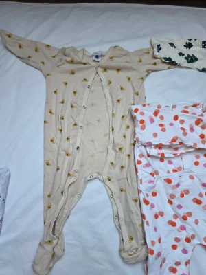 Baby Pajama Bundle – 4 Pyjama Sets + 3 Footed Sleepsuits, Sizes 74/76 6