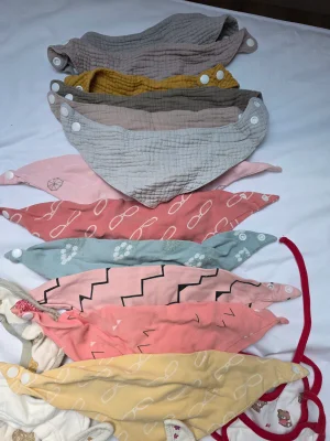 Set met slabbetjes – 19 stuks, voor pasgeborenen/one size, verschillende modellen 3