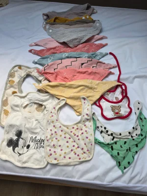 Set met slabbetjes – 19 stuks, voor pasgeborenen/one size, verschillende modellen 1